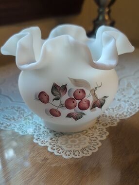 Fenton Custard White Ruffled Milk Glass Vase Winter berry Motif